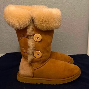 UGG Women's Bailey Button Triplet II Boot Brown